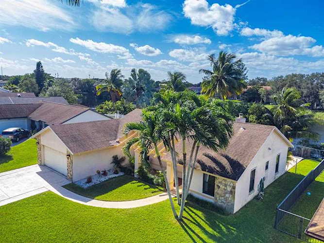 381 NW 43rd Way Deerfield Beach, FL 33442