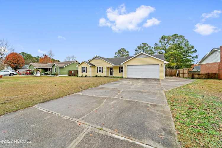 725 Stonewall Avenue Jacksonville, NC 28540 | MLS 100360400 Photo 1