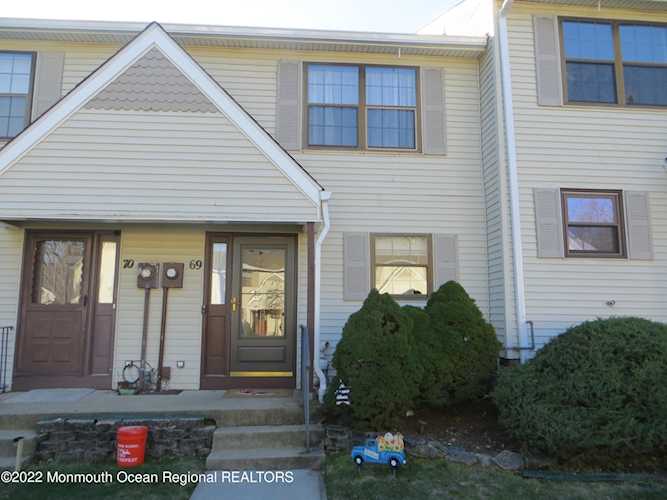 69 English Club Dr Englishtown, NJ 07726 | MLS 22236747 Photo 1