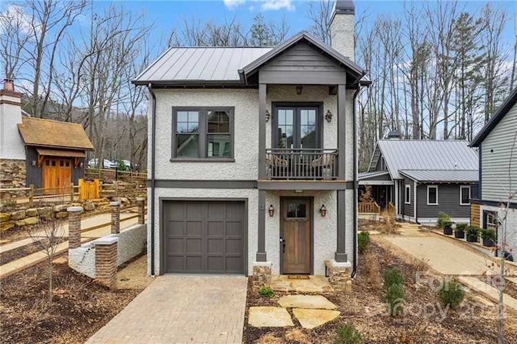 13 Fay Jones Ln Black Mountain, NC 28711