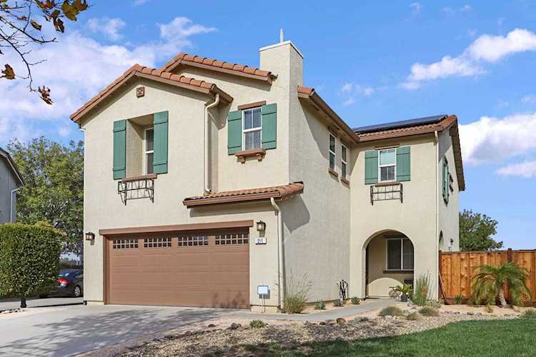 211 Emory Oak Place Lathrop, CA 95330
