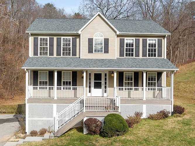 1145 Archway Blue Ridge, VA 24064