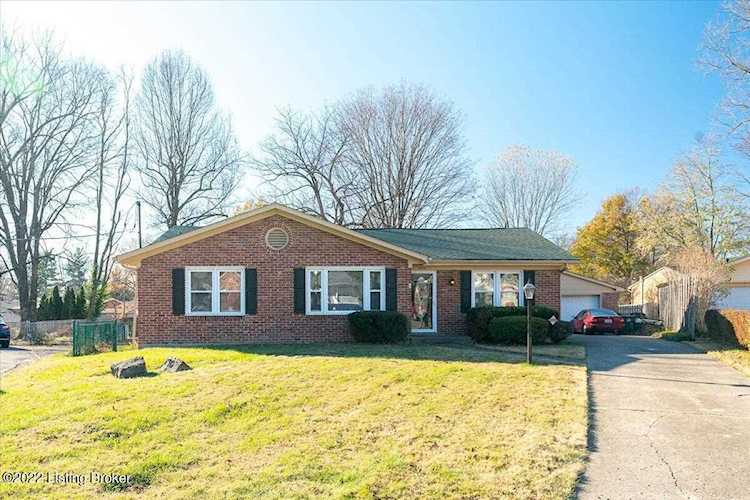 3910 Bonifay Ct Louisville, KY 40299