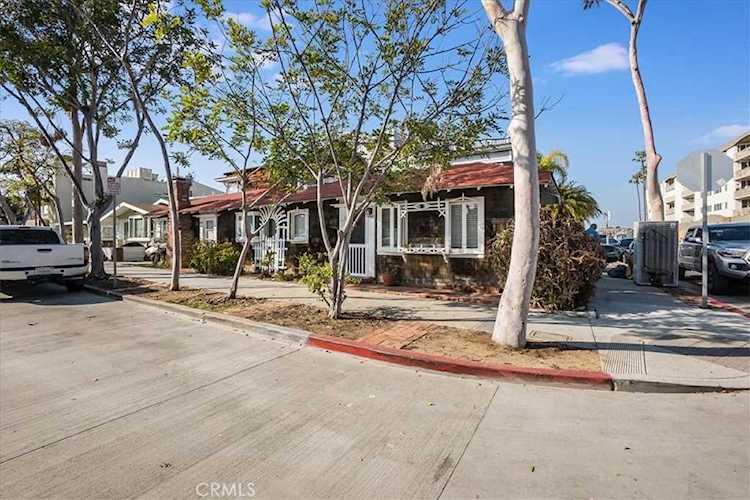 308 E Bay Ave Newport Beach, CA 92661 | MLS OC22250657 Photo 1