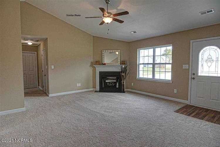1758 Riggs Road Maysville, NC 28555