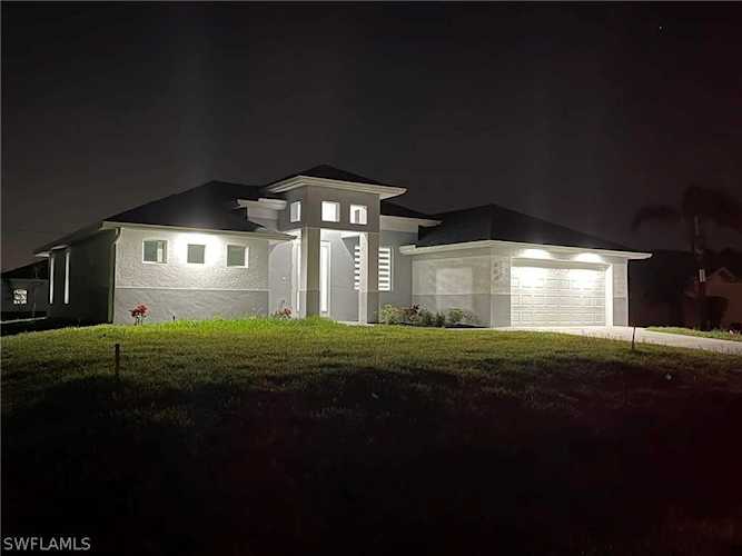 1922 NE 17th Place Cape Coral, FL 33909 | MLS 222086200 Photo 1