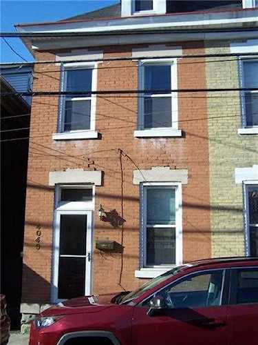4049 Geneva St Pittsburgh, PA 15201