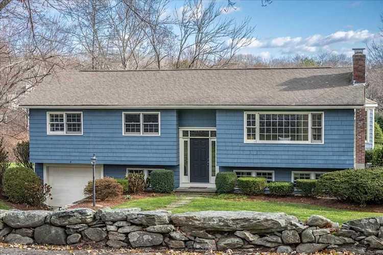 MLS#:73062496 Southborough, 46 Flagg Rd, MA, home for sale Photo 1