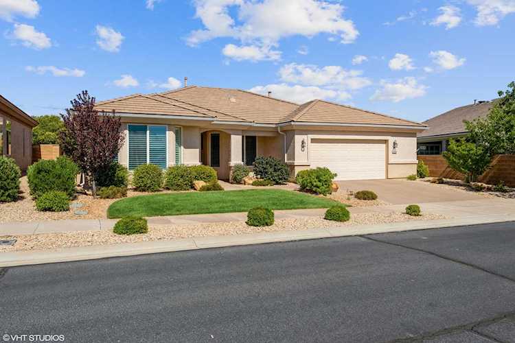 4593 S Flaming Arch Drive St George, UT 84790