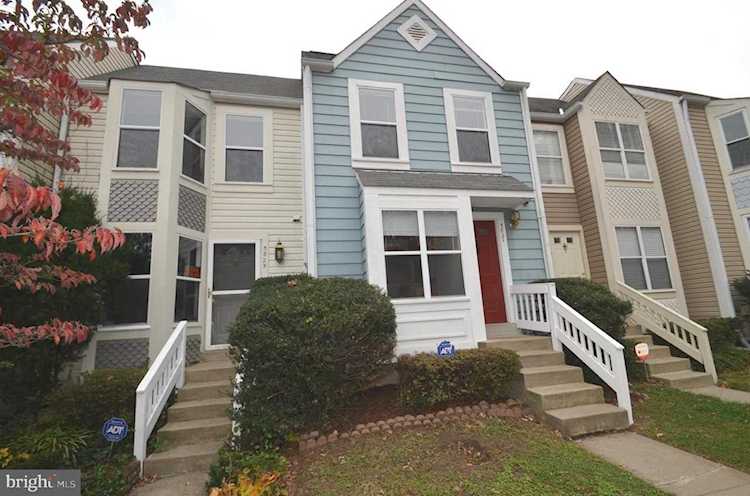 5827 Norham Dr Alexandria, VA 22315 | MLS VAFX2104730 Photo 1