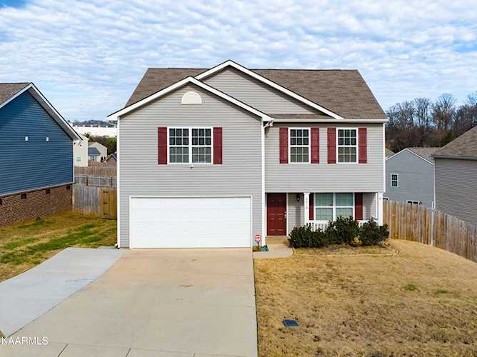 2016 Bluebonnet Dr Mascot, TN 37806