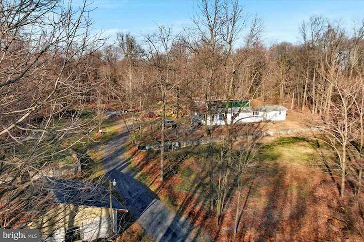 410 Netzley Dr Denver, PA 17517
