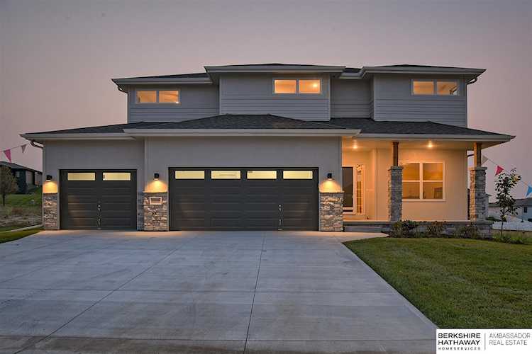 9918 S 103rd Avenue Circle Papillion, NE 68046
