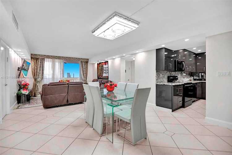 1833 S Ocean Dr #1804 Hallandale Beach, FL 33009