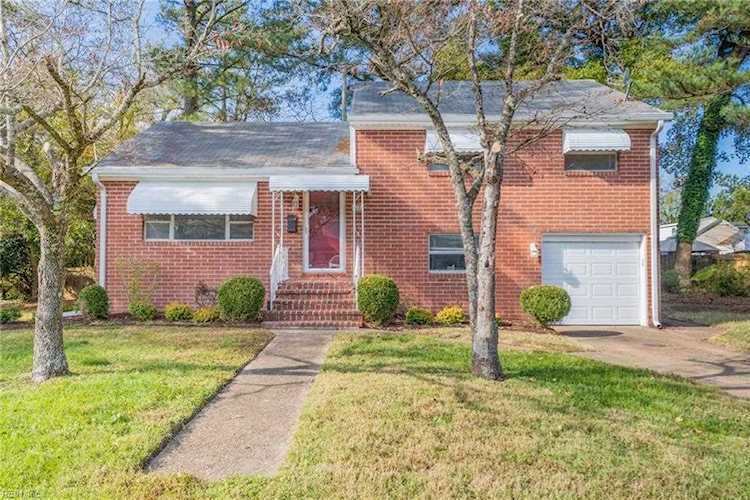 home for sale in Norview Norfolk VA 23513 - MLS 10465328 Photo 1