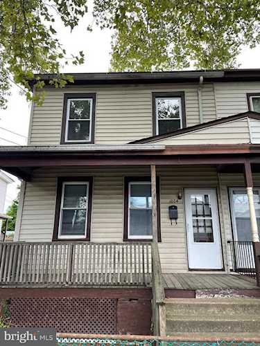 1004 3rd St W Florence, NJ 08518