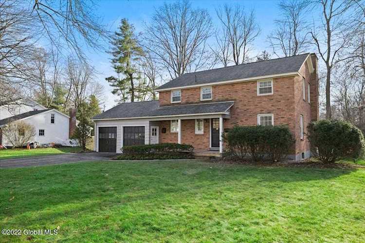 1920 Dover Rd Niskayuna, NY 12309