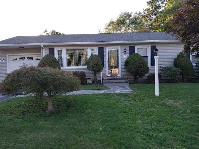 30 Primrose Dr in East Providence, RI - Century 21 New England Photo 1