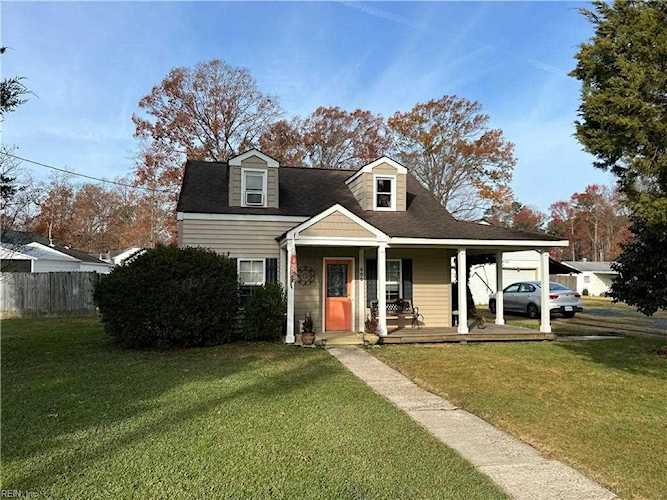 500 Plainfield Ave Chesapeake, VA 23320 home for sale, MLS#10466532 - Crescas Real Estate Photo 1