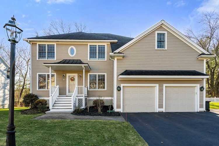 1 Green Meadow Lane Andover, MA 01810 | MLS 73062451 Photo 1