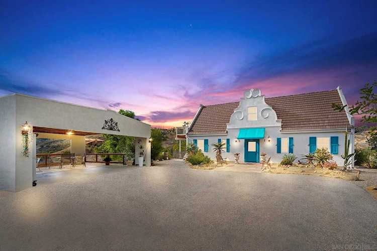 13155 Carney Ln Valley Center, CA 92082