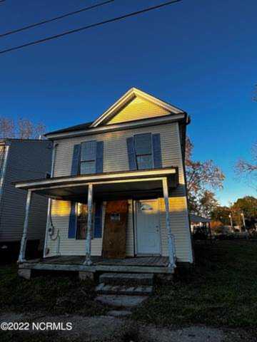 206 Queen Street Elizabeth City, NC 27909