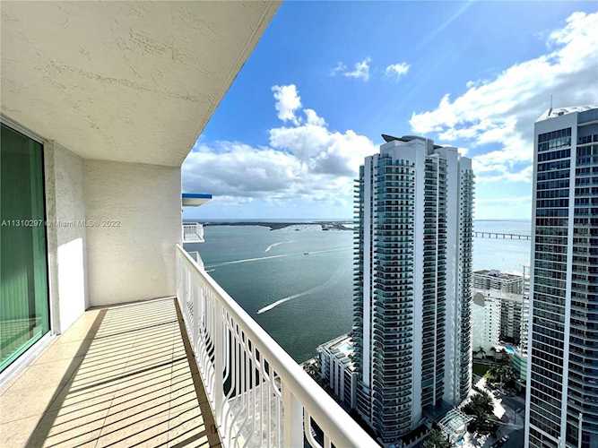 1200 Brickell Bay Dr #PH4305 Miami, FL 33131