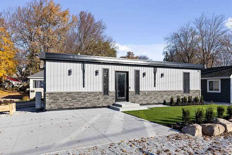 738 Dix Alley Kingsville, ON N9Y 3G4