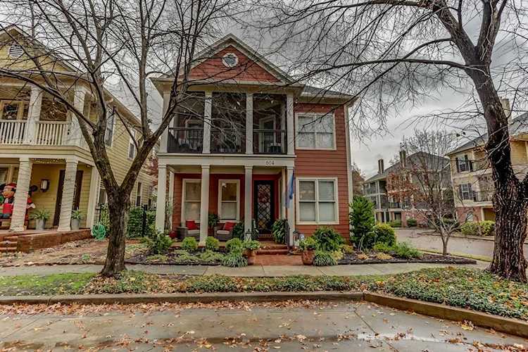 604 Monteigne BlvdSouth Bluffs/DowntownMemphisThis is a fantastic home in sought after South Bluffs. Luxury Primary Suite downstairs, totally...Shelby10138697TNSouth Bluffs Ph7a38103home for sale$550,000 Photo 1