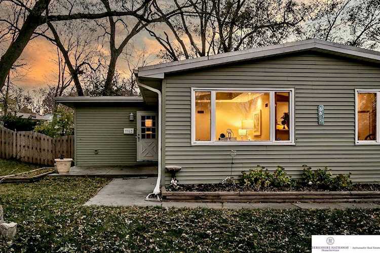 7702 Sunset Dr Ralston, NE 68127 | MLS 22226259 Photo 1