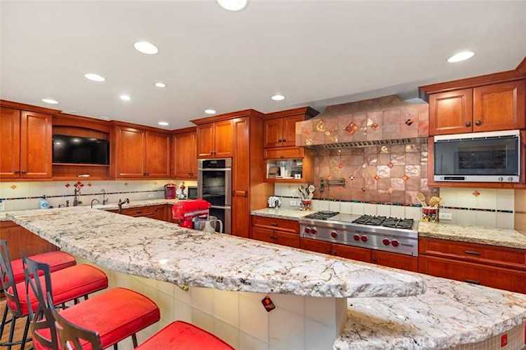 18701 Vale Ave North Tustin, CA 92705