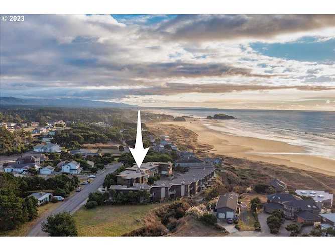 2757 Colony CIR Bandon, OR 97411