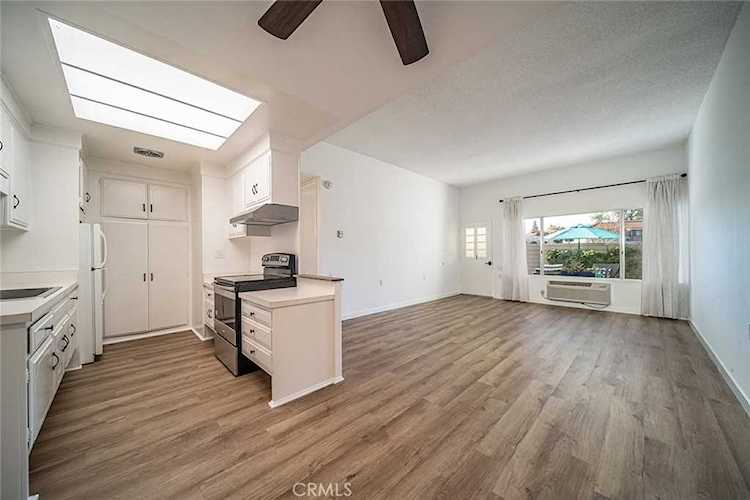 2169 Via Puerta #B Laguna Woods, CA 92637