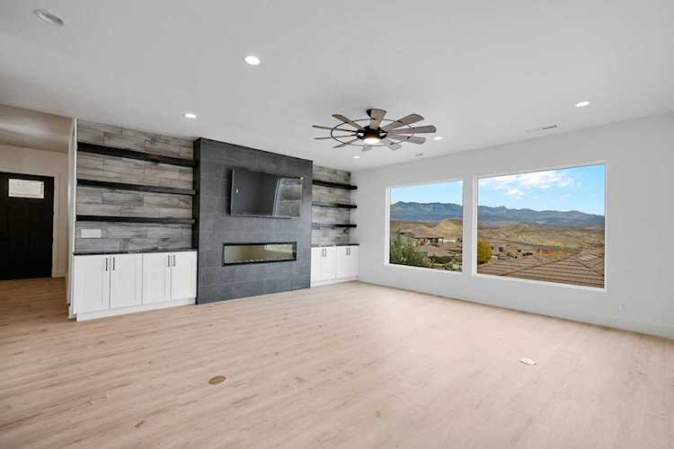 1178 N Main ST Hurricane, UT 84737