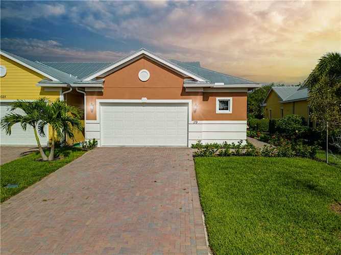 2025 Bridgepointe Circle Vero Beach, FL 32967