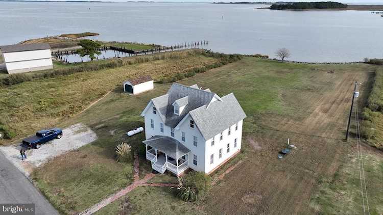 1632 Steamboat Wharf Rd S Fishing Creek, MD 21634