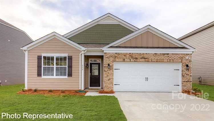 915 Newport Ct Asheville, NC 28806