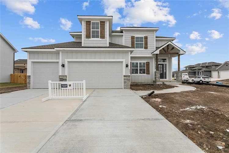 2022 SW Hook Farm Dr Lee's Summit, MO 64082 | MLS 2405214 Photo 1