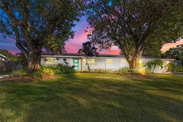 3107 Pinecrest St Sarasota, FL 34239