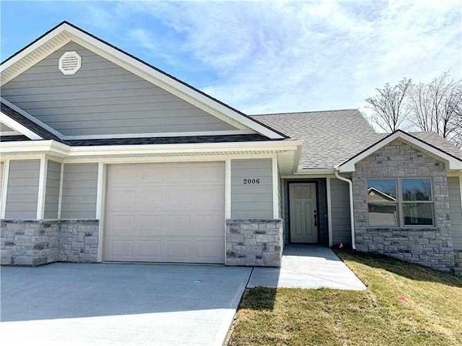 2006 Fountain Creek Dr St Joseph, MO 64504