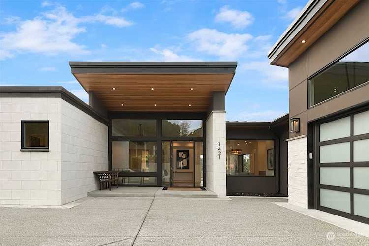 1421 88th Ave NE Clyde Hill, WA 98004