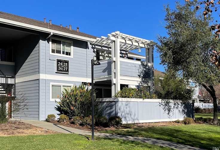 225 Burt Street #24 Santa Rosa, CA 95407 | MLS 322103338 Photo 1