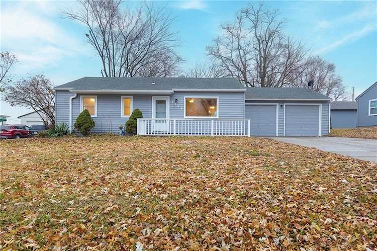 1304 Country Club Dr Pleasant Hill, MO 64080