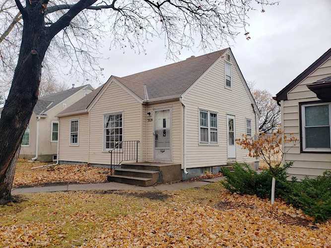 3824 Vera Cruz Avenue N Robbinsdale, MN 55422