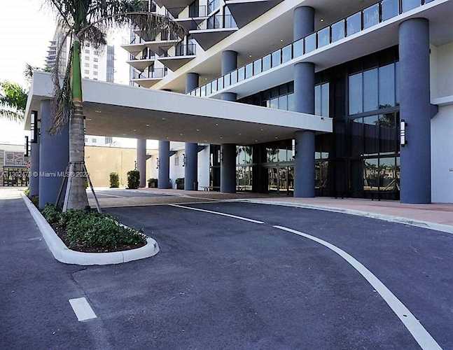 5300 NW Paseo Blvd #1403 Doral, FL 33166