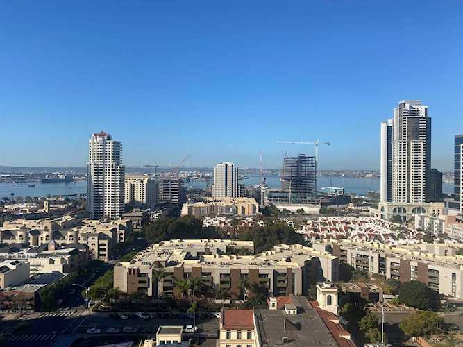 700 Front St #1402 San Diego, CA 92101