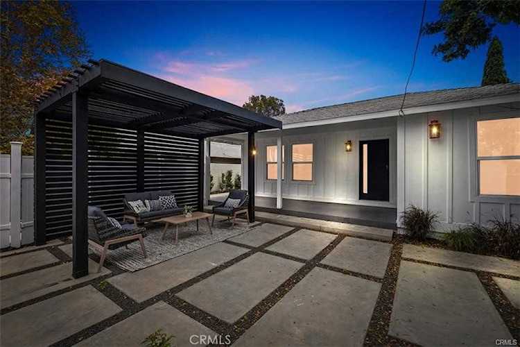 373 Victoria St #1 Costa Mesa, CA 92627 | MLS OC22250511 Photo 1