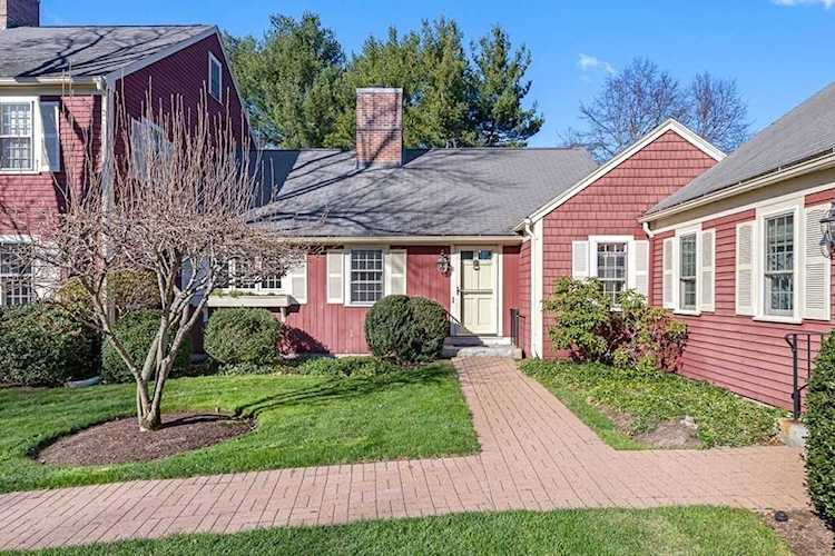 11 Muster Court #11 Lexington, MA 02420 | Town Property Group Photo 1