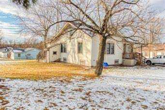 206 S Oak St Dixon, MO 65459