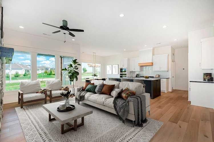 16513 S Stagecoach St Olathe, KS 66062